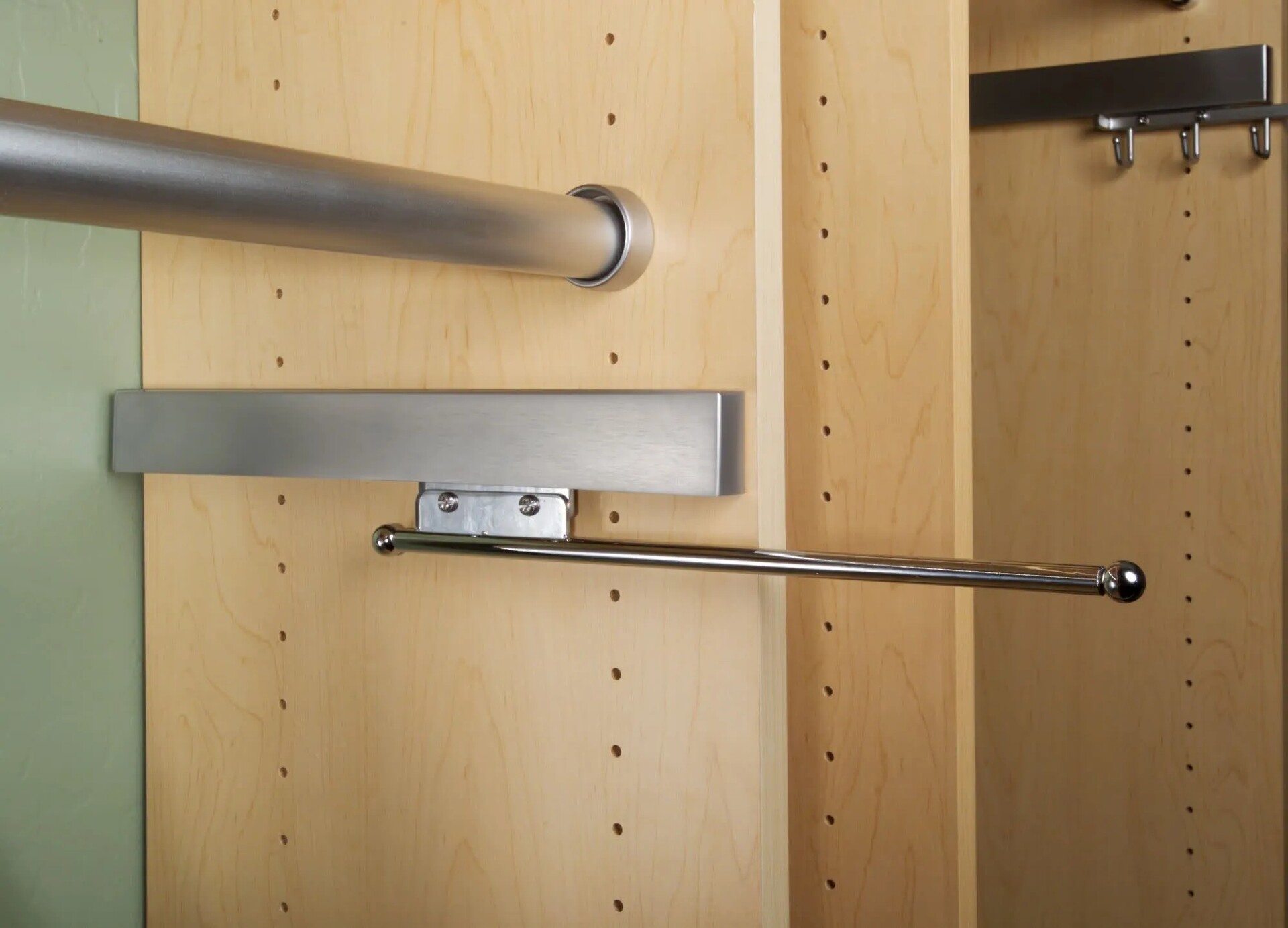 Rev-A-Shelf - Deluxe Slide Valet Rod - Chrome